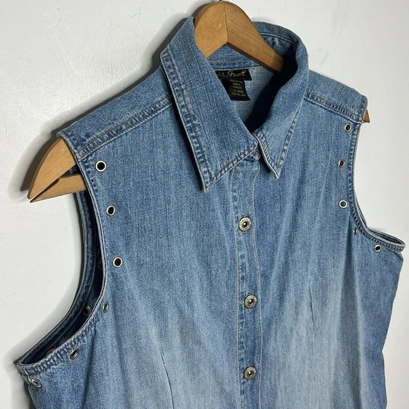 ASHLEY STEWART Vintage Cotton Grommet Trim Collard Sleeveless Button Up Blouse - Picture 3 of 11